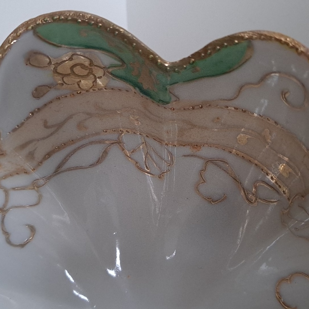 Antique Nippon Scalloped Footed Bowl | Hand painted | Japan - Picture 8 of 10